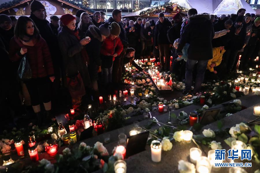 Berlim assinala um ano após ataque terrorista em mercado de natal