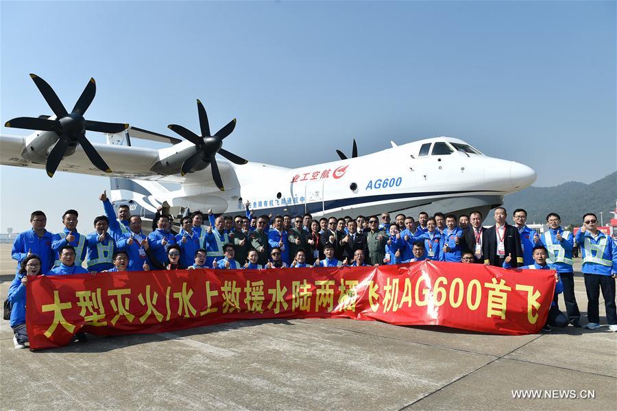 Primeira aeronave anfíbia de grande porte chinesa realiza voo inaugural