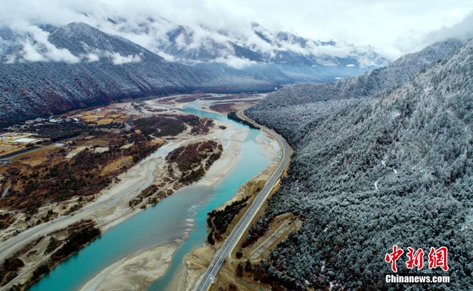 Galeria: Visão aérea da estrada entre Lhasa e Nyingchi 