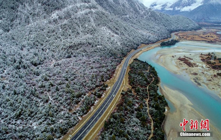 Galeria: Visão aérea da estrada entre Lhasa e Nyingchi 