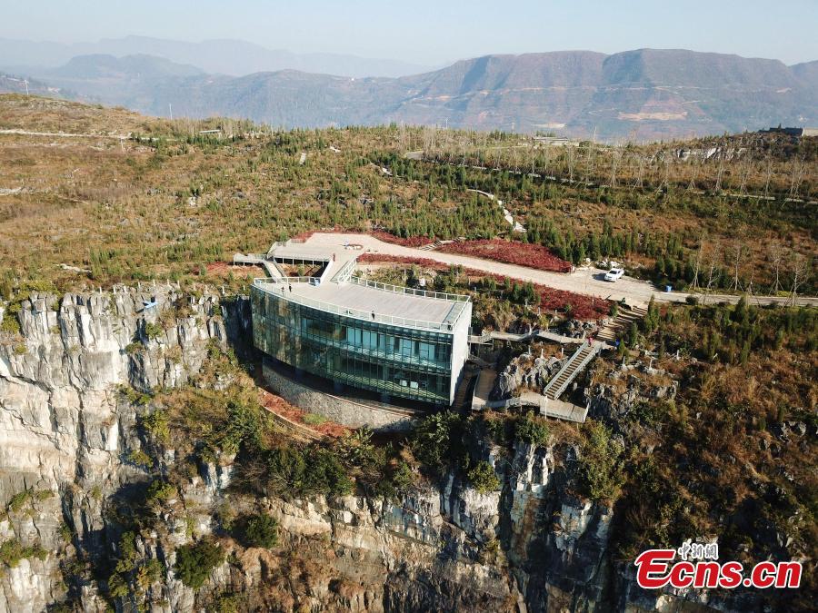 Insólito: Museu de arte construído em penhasco na província de Guizhou