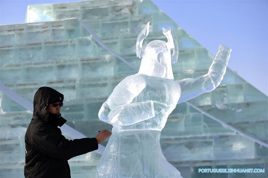 Competição internacional de esculturas de gelo em Harbin