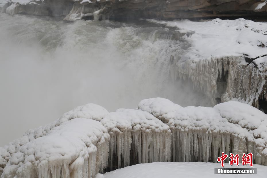 Galeria: Primeiro nevão do ano cobre de branco paisagens urbanas na China