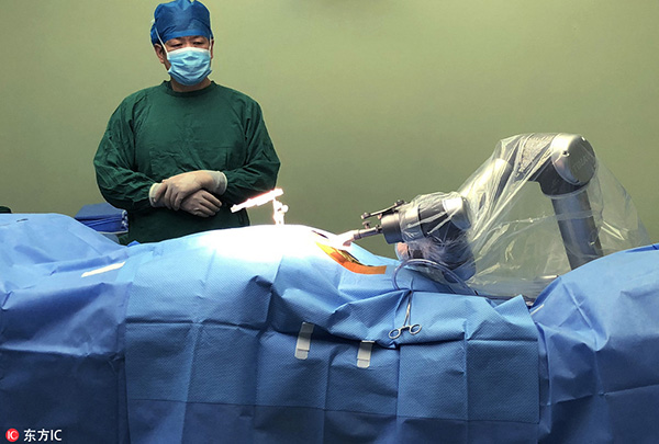 Primeira cirurgia robótica na China é um sucesso