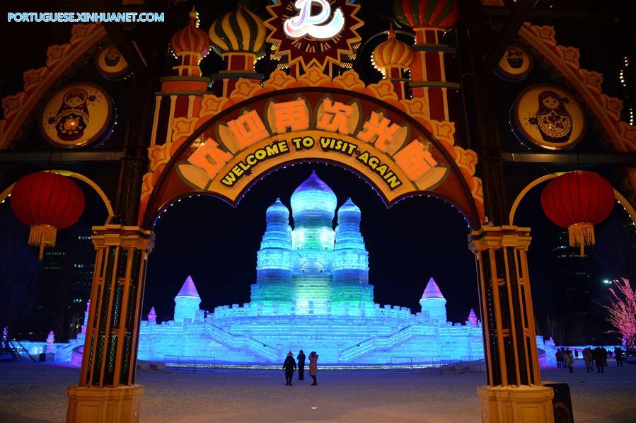 Wanda Icy Wonderland atrai visitantes em Harbin