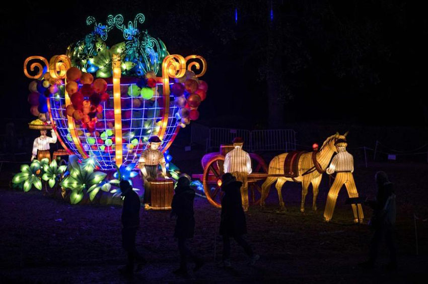 Lanternas tradicionais chinesas exibidas em Gaillac, França