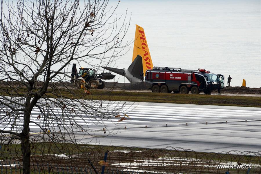 Avião turco sai da pista ao aterrissar na Turquia