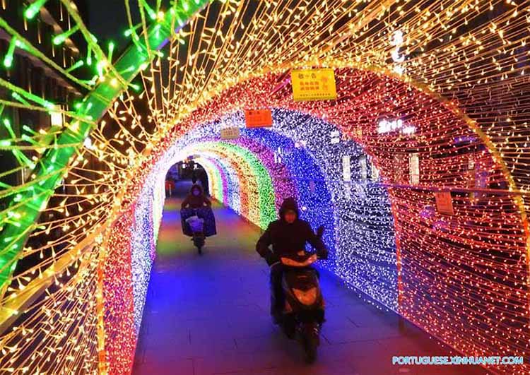 Projetos de iluminação temática instalados para receber Ano Novo chinês em Jiangsu