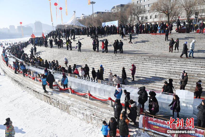 Galeria: Bar de gelo mais comprido do mundo em Jilin