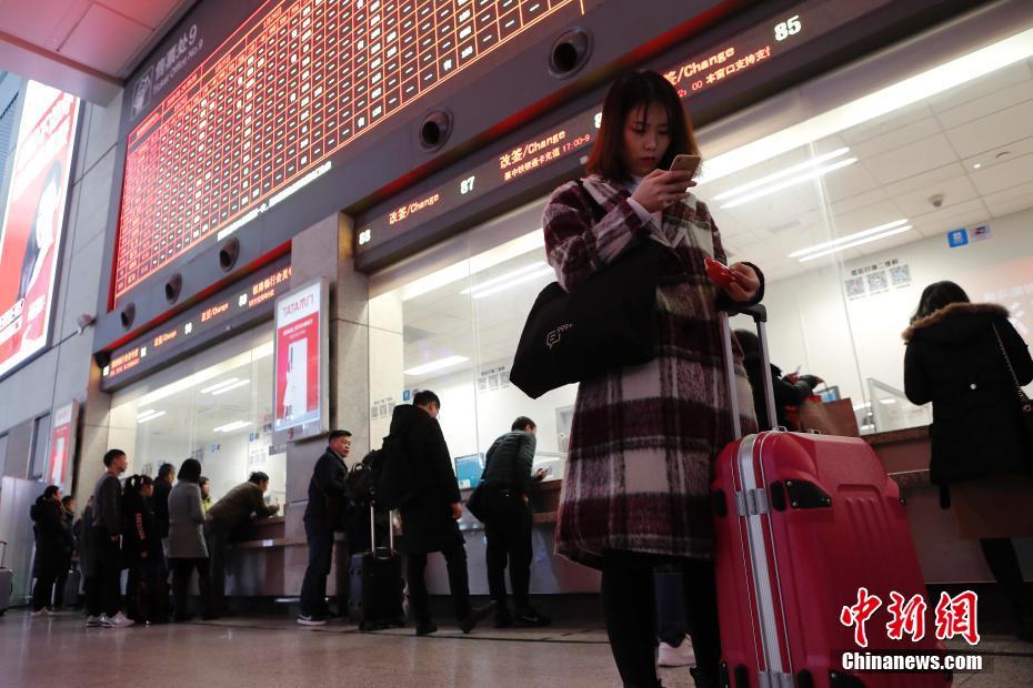 Tempestade de neve restringe circulação ferroviária em Shanghai e área circundante