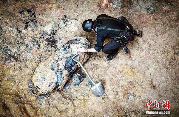 Polícia de Hong Kong desarma bomba da Segunda Guerra Mundial em Wan Chai