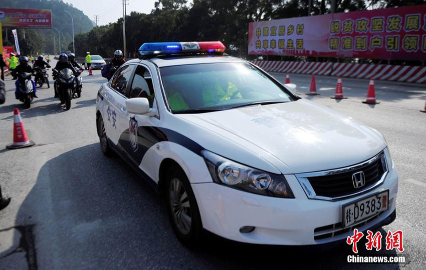 Ano Novo Chinês: Chineses regressam a casa de motocicleta