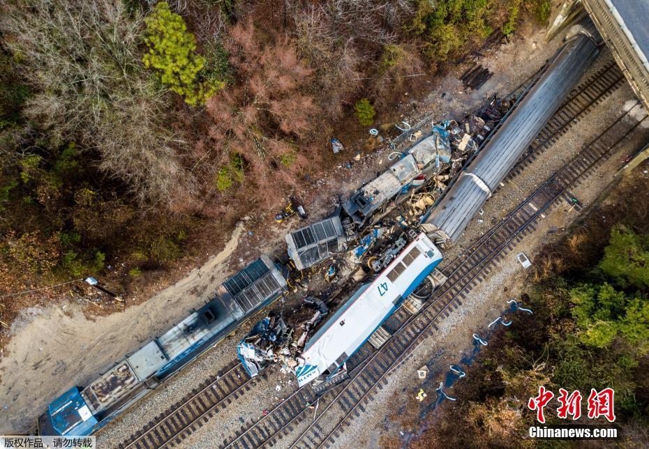 Acidente ferroviário nos EUA deixa dezenas de mortos e feridos