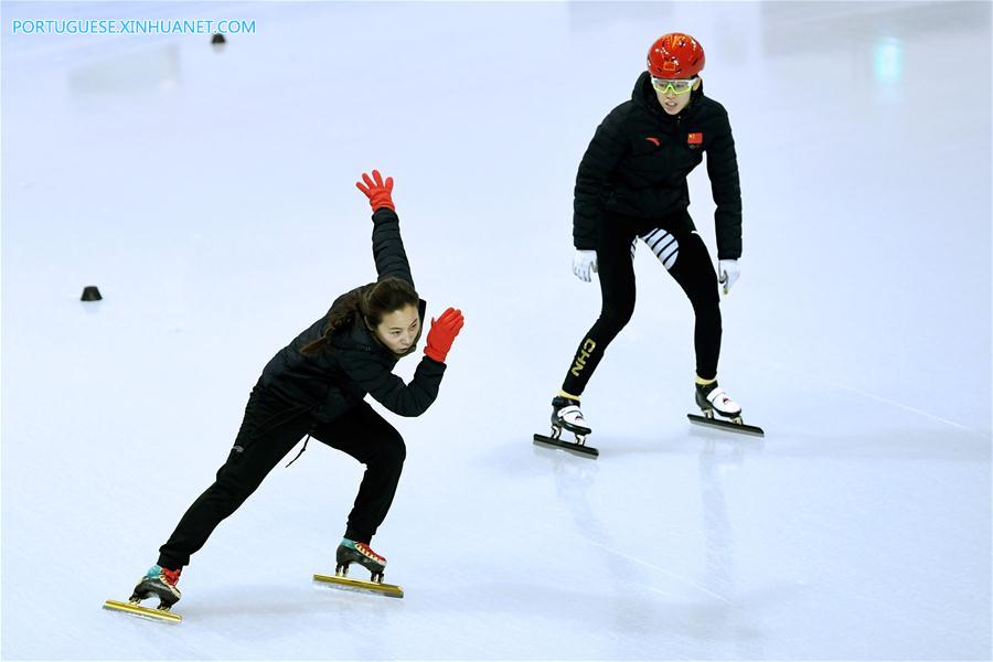 Equipe de patinação de pista curta da China treina na Coreia do Sul para os Jogos Olímpicos de Inverno de PyeongChang 2018