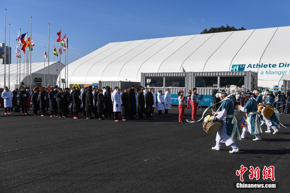 Galeria: cerimônia de hasteamento da bandeira chinesa na Vila Olímpica de Gangneung