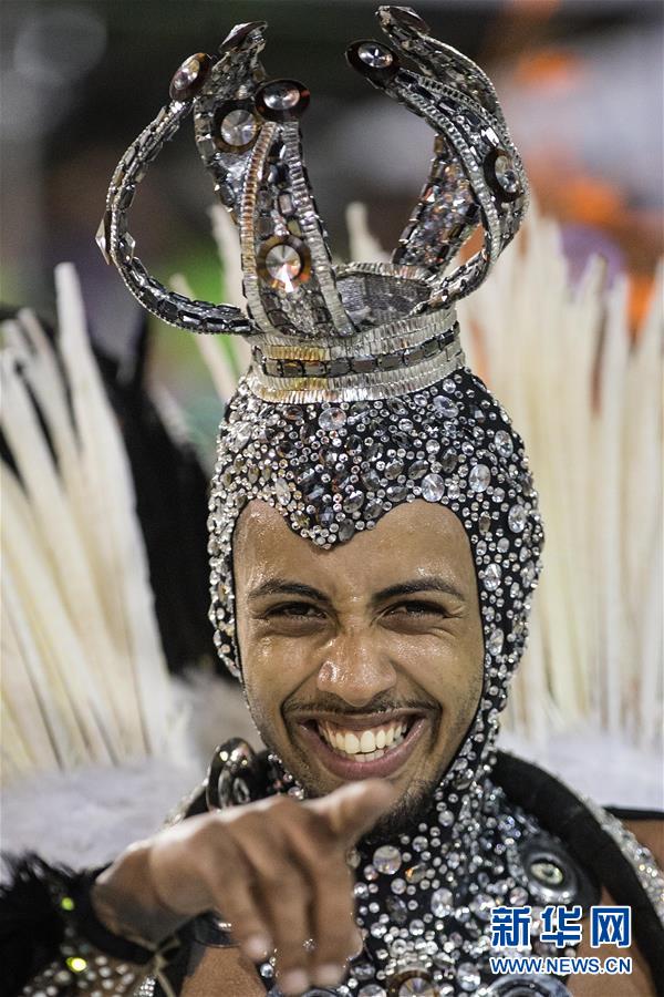 Celebrações do carnaval arrancam no Brasil