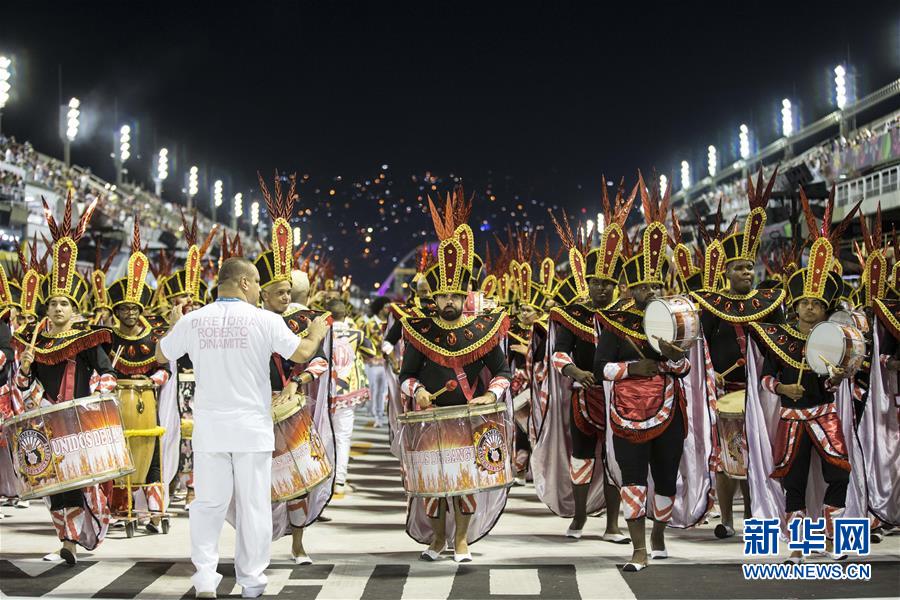 Celebrações do carnaval arrancam no Brasil