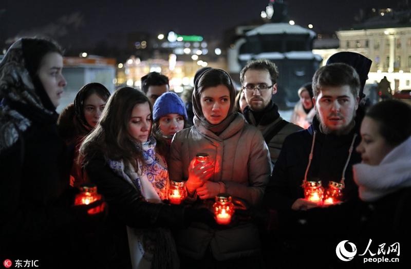 Rússia homenageia vítimas do acidente aéreo