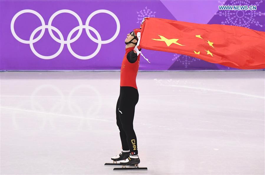 Wu Dajing bate recorde e conquista medalha de ouro em patinação de velocidade em pista curta