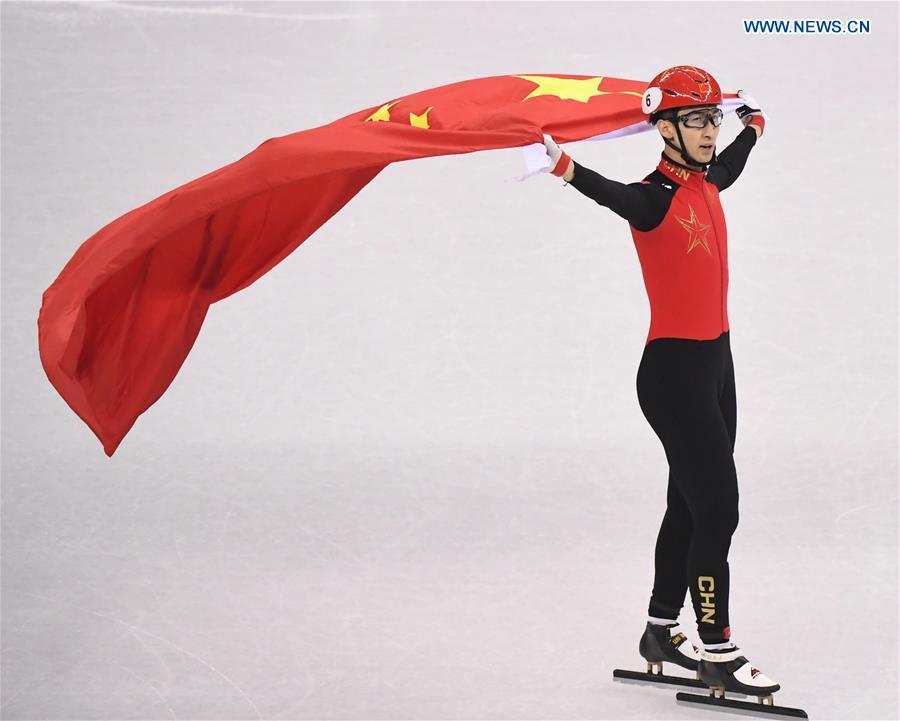 Wu Dajing bate recorde e conquista medalha de ouro em patinação de velocidade em pista curta