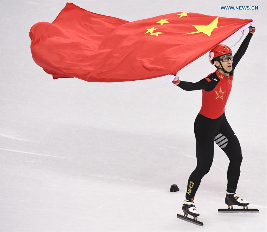 Wu Dajing bate recorde e conquista medalha de ouro em patinação de velocidade em pista curta