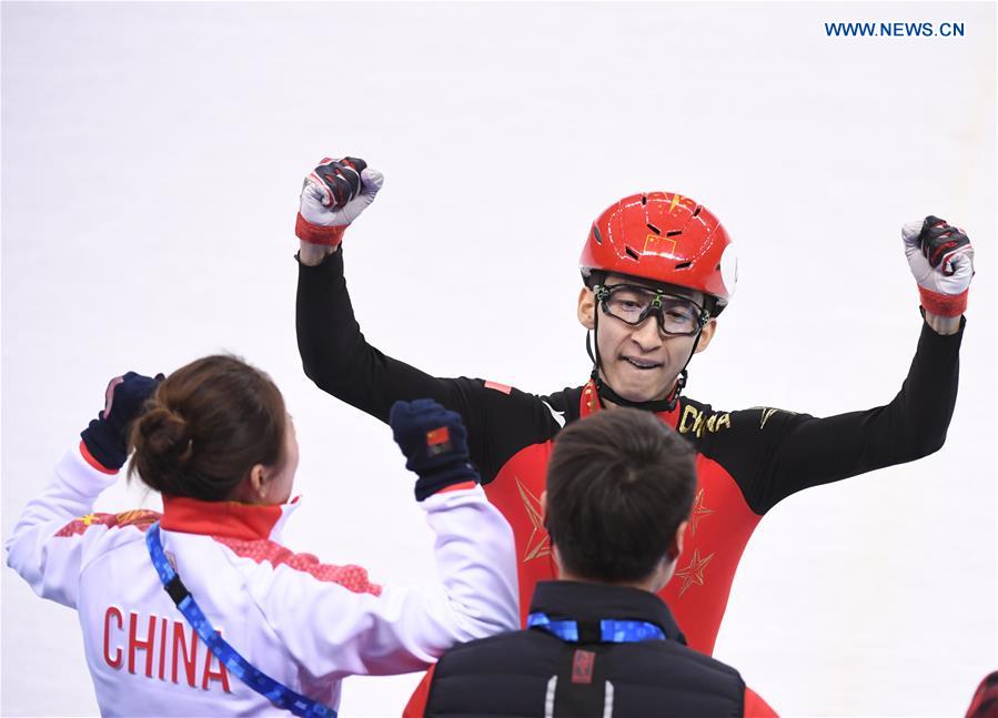 Wu Dajing bate recorde e conquista medalha de ouro em patinação de velocidade em pista curta