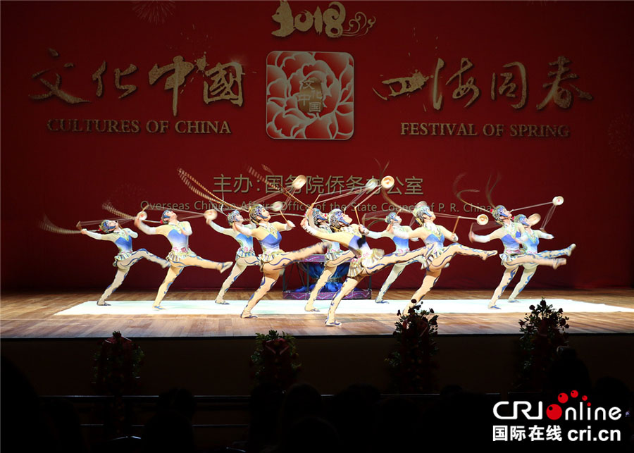 Trupe acrobática chinesa estreia no palco carioca