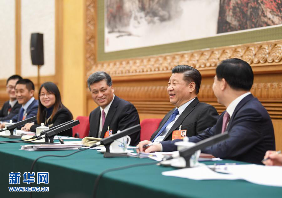 Líderes chineses se reúnem com legisladores nacionais em discussões de grupo