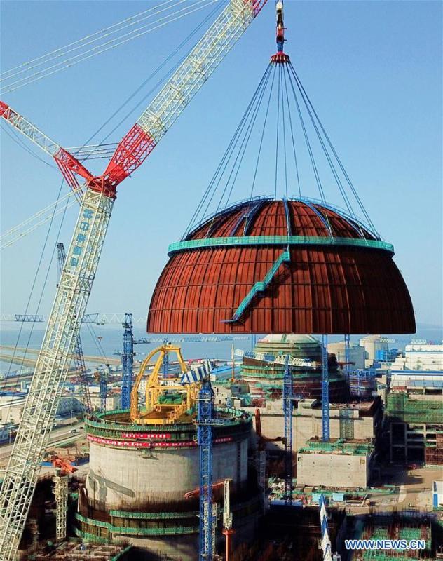 Cúpula hemisférica instalada na unidade nº 6 da usina nuclear Fuqing em Fujian