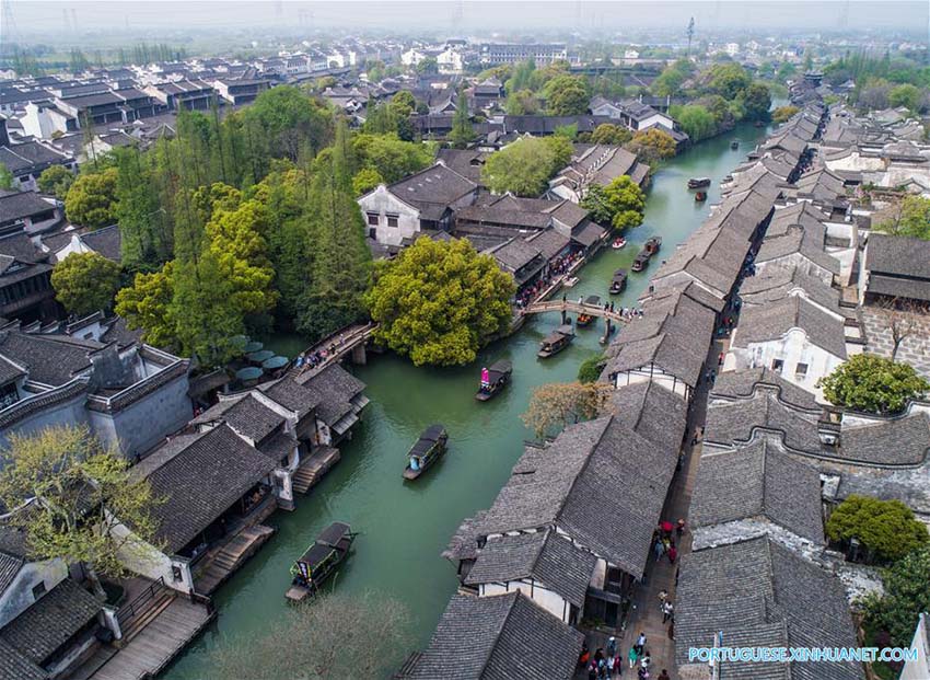 Feira de templo na histórica cidade de Wuzhen