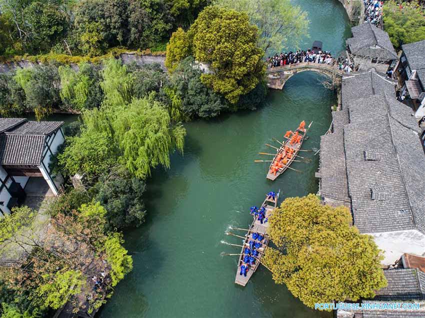 Feira de templo na histórica cidade de Wuzhen