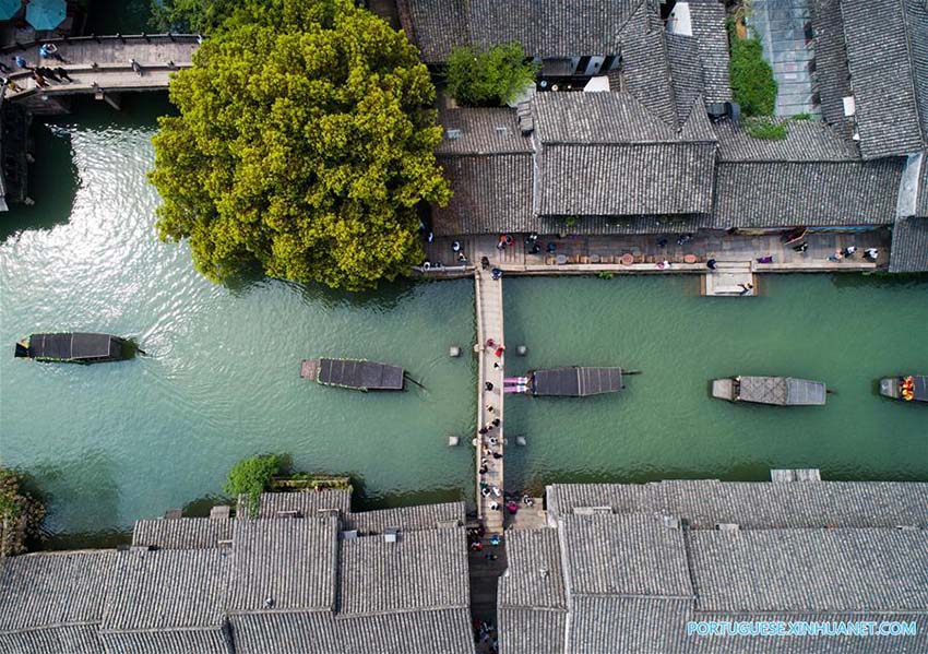 Feira de templo na histórica cidade de Wuzhen