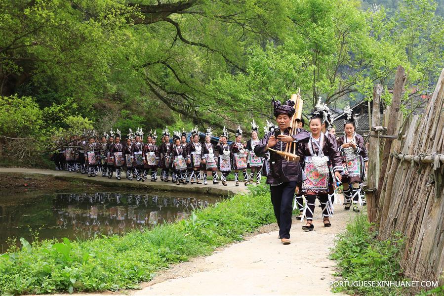 Festival de Luta Livre reúne pessoas de diversas etnias em Guizhou