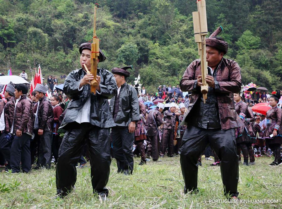 Festival de Luta Livre reúne pessoas de diversas etnias em Guizhou