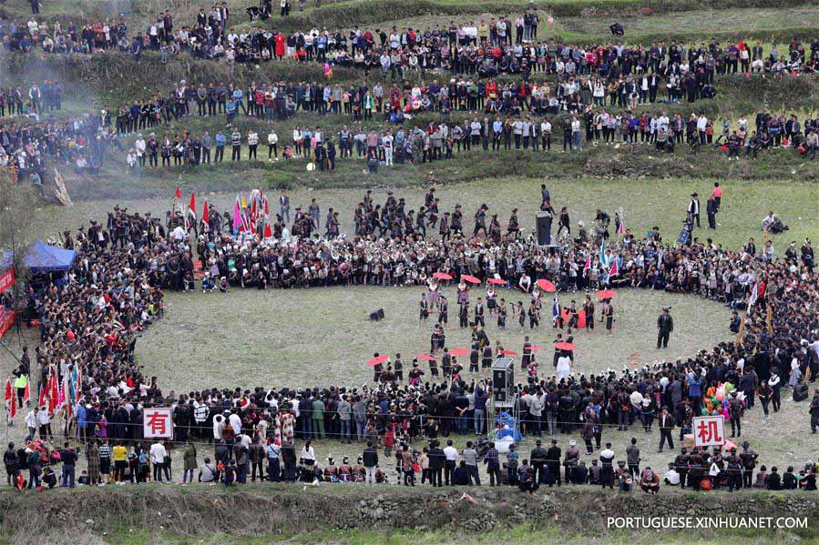 Festival de Luta Livre reúne pessoas de diversas etnias em Guizhou