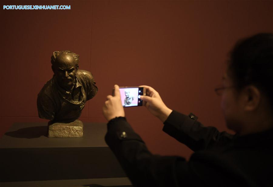 Exposição de Artes por Situ Qiao e Situ Jie realizada em Beijing