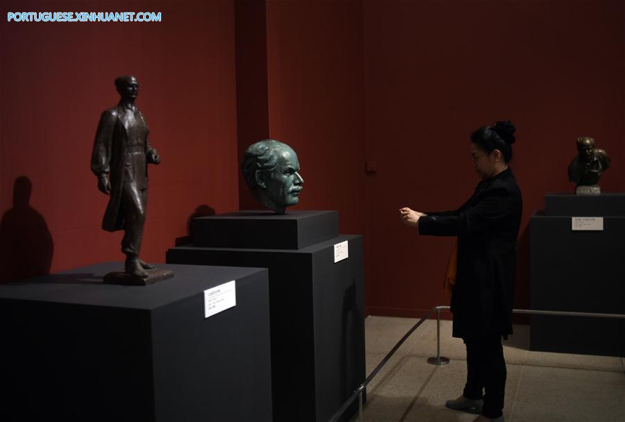 Exposição de Artes por Situ Qiao e Situ Jie realizada em Beijing