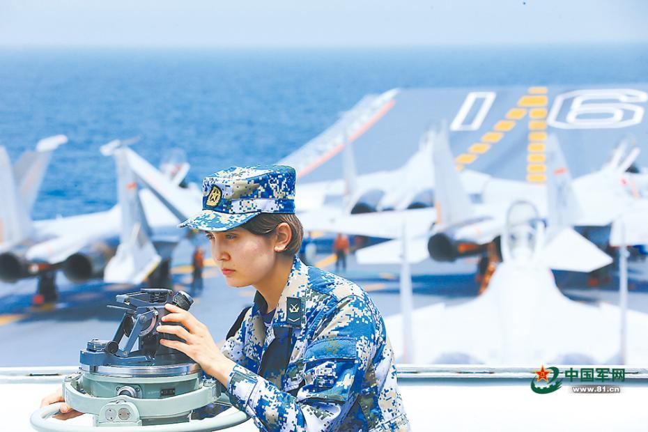Galeria: Frota naval de porta-aviões efetua manobras nas regiões marítimas da China