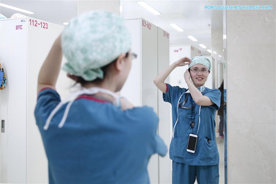 Apresentação musical gratuita realizada em hospital em Beijing