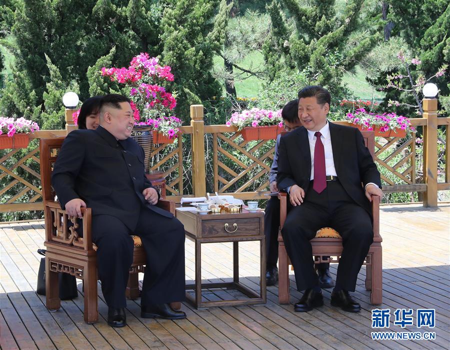 Xi Jinping encontra-se com Kim Jong-un em Dalian