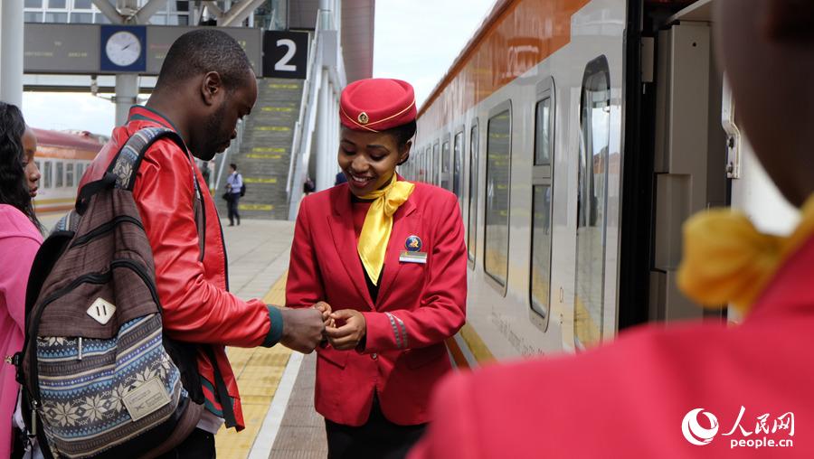 Galeria: Tripulação da linha ferroviária Nairobi-Mombasa