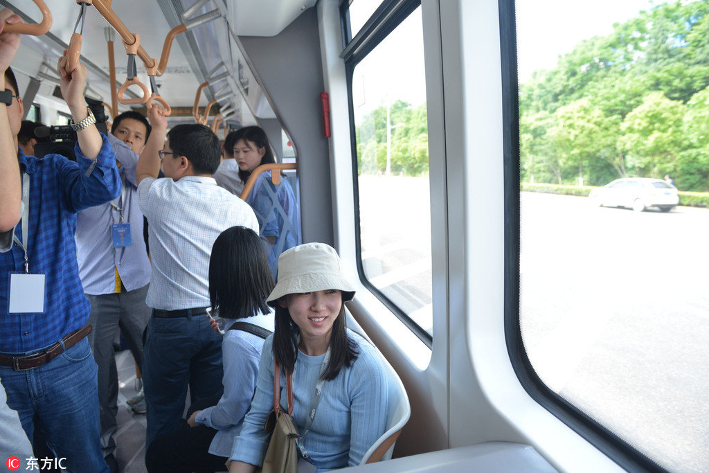 Primeiro trem movido sobre carris virtuais do mundo inicia teste em Zhuzhou