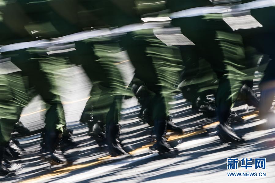 Rússia realiza parada militar em celebração do Dia da Vitória