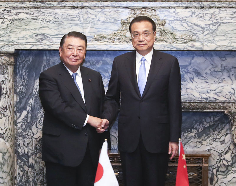 Premiê chinês pede que China e Japão promovam cooperação pragmática e intercâmbios parlamentares