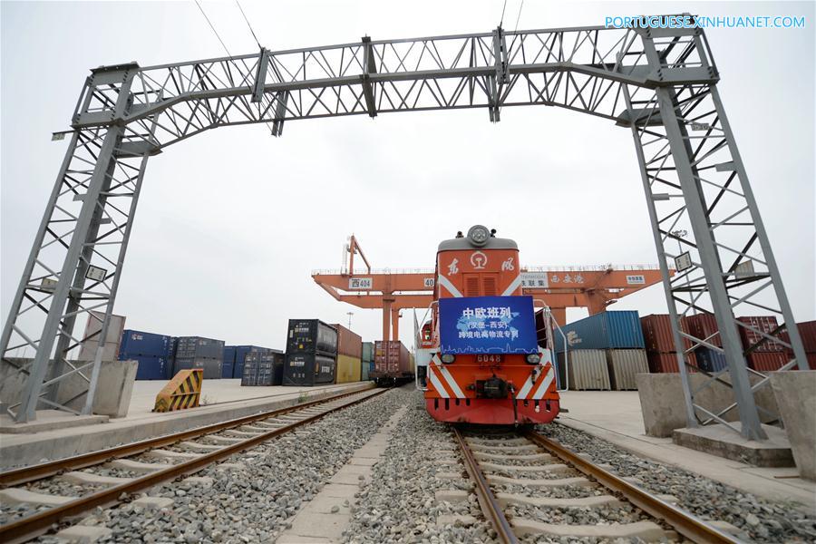 Primeiro trem de carga transfronteiriço de comércio eletrônico liga Hamburgo e Xi'an