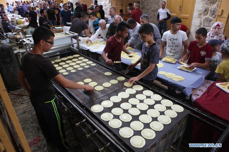 Muçulmanos em todo mundo celebram o Ramadã