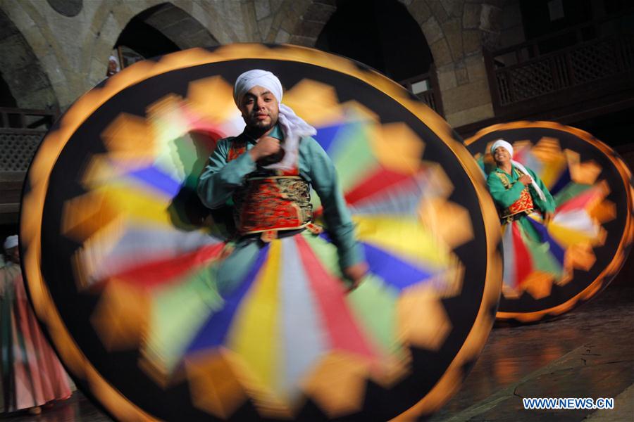 Muçulmanos em todo mundo celebram o Ramadã