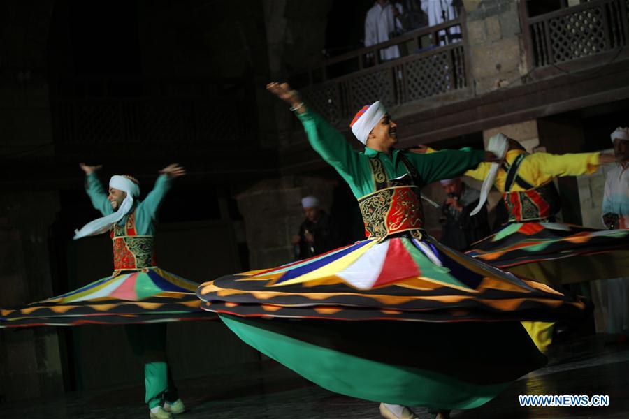 Muçulmanos em todo mundo celebram o Ramadã