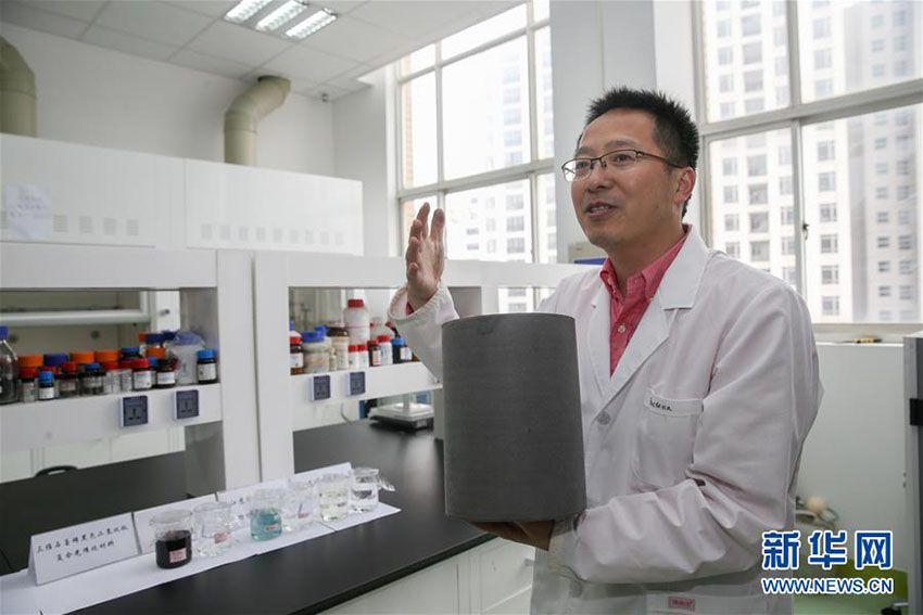 Cientistas chineses desenvolvem novo material para controle de poluição da água