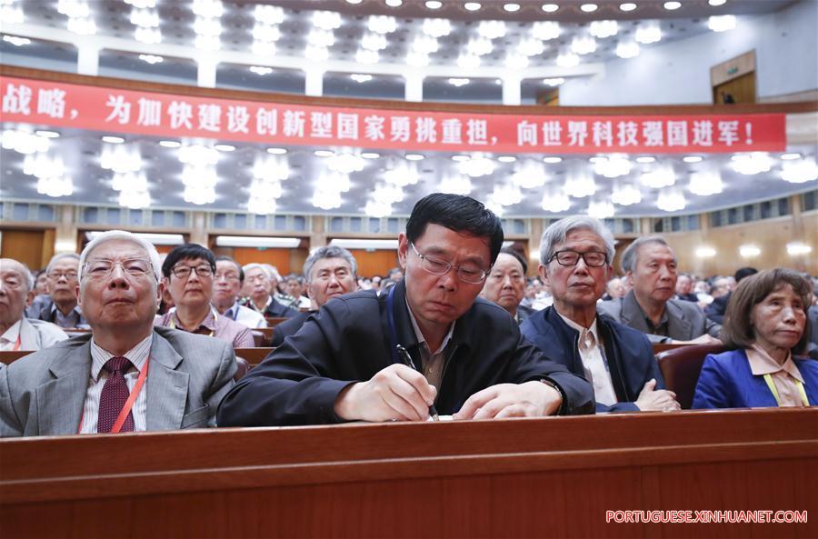 Presidente chinês pede construção da China em um líder mundial em ciência e tecnologia